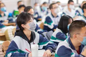 为何上大学后，孩子就不常和父母联系了？是孩子无情还是另有隐情图片