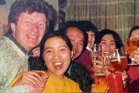 首个嫁老外的内地女星是谁？还力挺女儿做小三，沈丹萍的狗血往事图片
