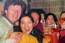 首个嫁老外的内地女星是谁？还力挺女儿做小三，沈丹萍的狗血往事图片