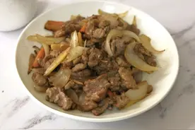 不费事不费力，家常洋葱炒牛肉，入锅前牛肉多1步，鲜嫩爽滑图片