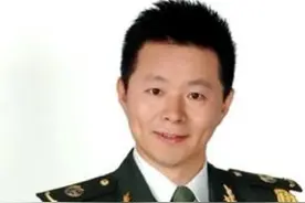 曾登9次春晚的王宏伟，选妻子唯一要求：让守寡45年的母亲满意图片