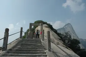 当年西安一家四口华山跳崖，遗书中托道姑收尸图片