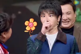 华晨宇挑战“转眼珠子”，当镜头放大，看清隐形眼镜，懵了图片