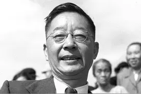 老舍与女作家同居后，妻子赶来，她留书与他：各据一城，永不相见图片
