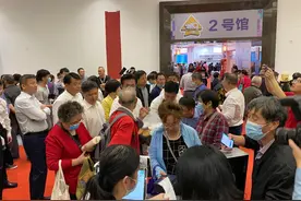 今早，“武林大妈”再次出手！“武林洋淘”各种扫货，个个满载而归图片