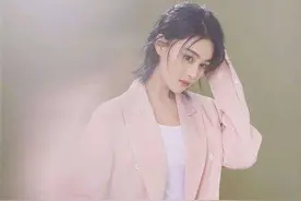 嫁给兵哥哥的张馨予，活成了所有女孩羡慕的模样，时尚搭配太吸睛图片