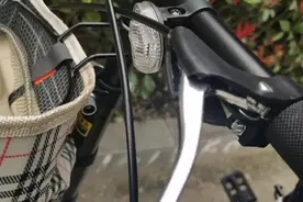 永久天猫旗舰店刚买的自行车，链子掉了，刹车也坏了，以前一辆永久可以骑几十年，现在这样！图片