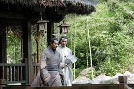 三国中有一位隐世不出的世外高人，一眼就看出刘备必败、汉室必亡图片