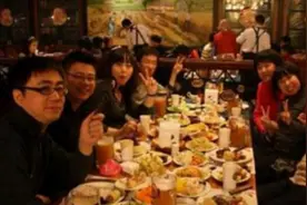 中国人聚餐、日本人聚餐、印度人聚餐，网友：差别不是一点点图片