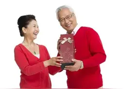 65岁大爷：再婚3个月，我就顶不住要离婚了，她只有动物的本能图片