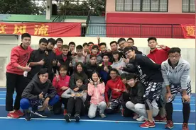 苏炳添论文细节曝光“听到枪声再跑就晚了”，学生：作为副教授更像学长，抢课靠手速是真的图片