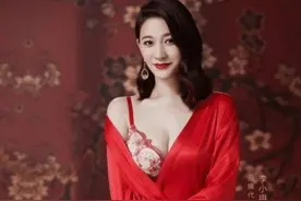 有种撩人叫44岁李小冉，当她的内衣广告，美如剥了皮的“火龙果”图片