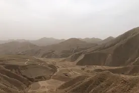 祭祖扫墓追怀先辈，天堂里的父辈安好。 清明节寄予深切哀思图片
