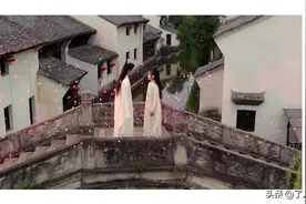 桥边是这样一位姑娘图片
