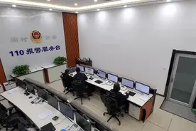 “阿姨，我在楼顶，我想要从楼顶上跳下去！”淄博警方紧急救援图片