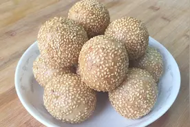 原来炸麻圆这么简单，掌握几个窍门，个个空心不开裂，比买的好吃视频封面