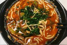 想吃砂锅土豆粉，教你在家做，麻辣鲜香，劲道爽滑，成本只需8元图片