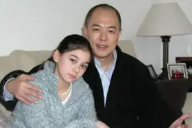 张铁林混血女儿很漂亮但不会说中文，父亲曾为讨好女儿忍气吞声图片