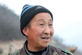 山西66岁老汉深山里4年“不务正业”，如今有了意外收获，啥情况图片