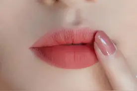 女人再懒，都别忘记涂口红，5只公认显白的口红，黄皮素颜也能涂图片