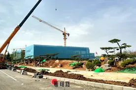 外墙挂板、内部装修中 曲江第六小学最新工程进度图片