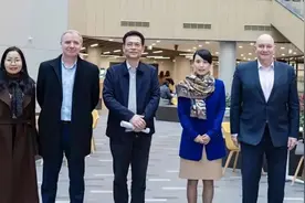 浙江省教育厅副厅长汤筱疏视察宁波诺丁汉大学图片