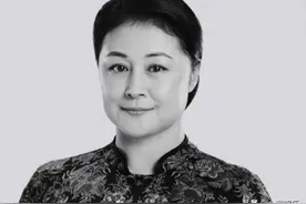 于月仙骨灰下葬过程曝光！母亲含泪送女儿最后一程图片