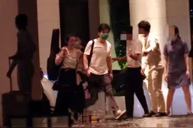 娶了10岁时相遇的美人，选择丁克，46岁的李健有多深情？图片
