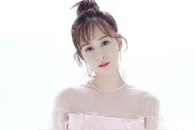 韩烨时尚漂亮美女，堪称诱惑尤物，眼神专注气场十足演绎各有千秋图片
