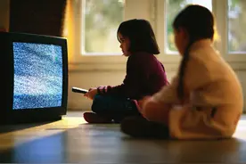 孩子一看电视就心焦？不给看也不一定就好图片