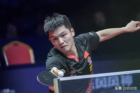 中国男乒奥运阵容发挥平稳，樊振东小遇挑战力挫周雨，单双打双杀图片