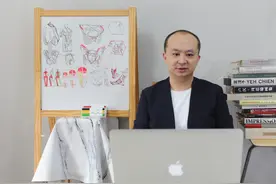 在家没有模特，对镜画自画像，央美老师“机智”上素描课图片