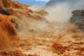 70吨黄河铁牛出土30年，仍在露天遭受风吹雨打，专家：不敢动图片