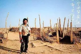 1996年6月，探险家余纯顺徒步穿越罗布泊遇难之谜图片