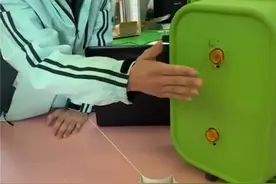 小小发明家！初中生发明电梯感应按钮，再也不担心按键有病毒了图片