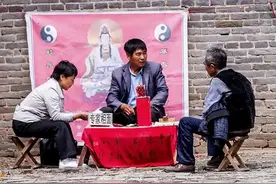 女子生活不顺找大师做法，连呼吸都顺畅了，大师却因此一病不起！图片