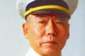 司令员视察部队供应站，上磅秤一看140斤，大怒：站长撤职查办图片