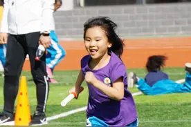乘风起跑，阳光少年英姿飒爽：国防科大附小第四十九届校运会开幕图片