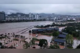 青衣江出现百年一遇洪水 已调度水库削减洪峰图片