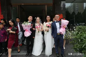 看农村父亲把黄土窑洞改造成了啥样子，引得城里儿媳妇抢着嫁进来图片