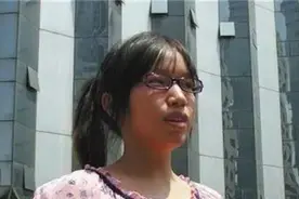 2004年，她被顶替入学，如今成为央视记者，被替换的人生赢在哪里图片
