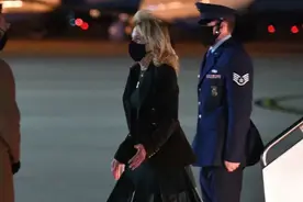 炸了！尴尬，廉价，69岁拜登夫人一身短裙黑丝引爆网友口水大战图片