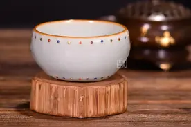 轻松辨别宋代汝窑青瓷的几点要义图片