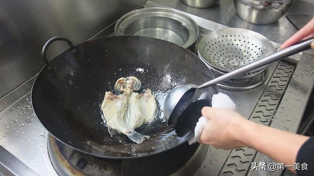 花胶鲫鱼汤的做法 2026年花胶鲫鱼汤的做法大全