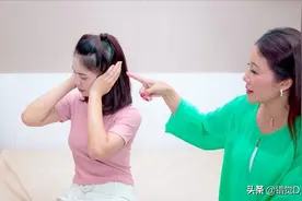 婆婆发压岁钱，外孙5000，孙女只有500，儿媳的做法真解气图片