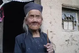 哑巴婆婆生病了，三个儿媳只有我挺着大肚子照顾，三月后我乐开花图片