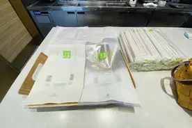 PLA材质吸管贵，纸吸管被顾客吐槽，限塑令下众多饮品店咋顺利“换血”？图片