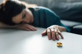 老婆怀孕6个月，天天哭说我不爱她！是不是太矫情？图片
