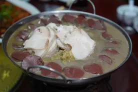 去东北旅行，热情的东北人会带你吃这些美食，每一道都是硬菜图片