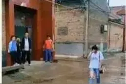 “回村的尴尬，城里人不懂！”评论也太搞笑了，哈哈哈哈图片